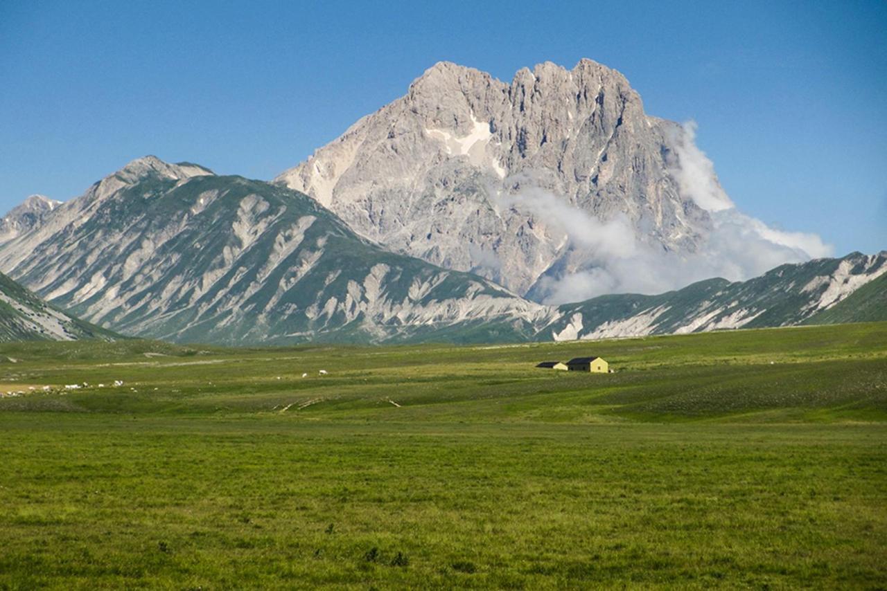 Complesso Turistico Aurora - Camere B&B Poggio Picenze Kültér fotó