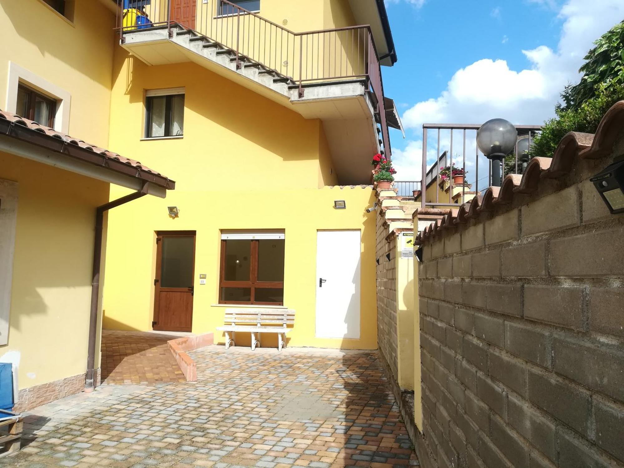 Complesso Turistico Aurora - Camere B&B Poggio Picenze Kültér fotó